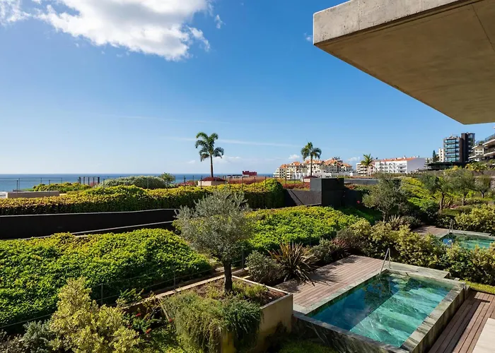 Luxury In - Savoy Monumentalis Ii *