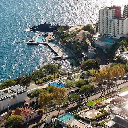 Apartment Savoy Monumentalis Ii By An Island *