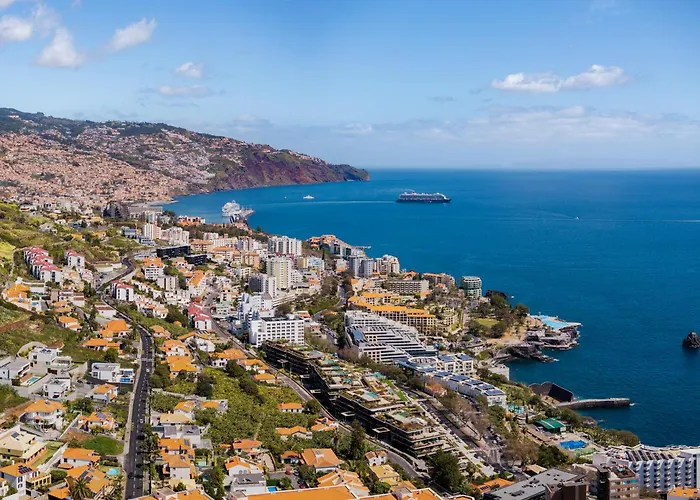 Luxury In - Savoy Monumentalis Ii Funchal (Madeira)
