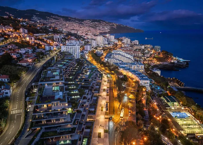 Luxury In - Savoy Monumentalis Ii * Funchal (Madeira)